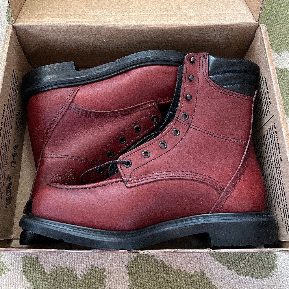 Red Wing Shoes 402 8.5 in Mens Work Boots